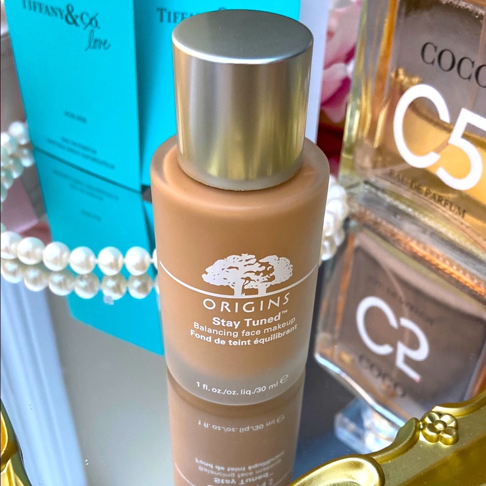 Origins Stay Tuned Balancing Face Makeup in latte